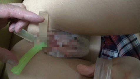 【合法ロリGIF】泊まりにきた姪っ子を眠らせ中出しする睡眠姦…小学生のワレメから溢れるザーメンがエグい！ その9