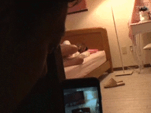 妹がオナ●ーしてたんで盗撮…脅して調教する禁断の近親相姦GIF画像