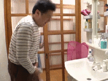 娘のパ●ティーでオナ●ーしてた継父さんバレて逆ギレ！？喉奥深くチ●ポぶち込むイラマチオGIF画像